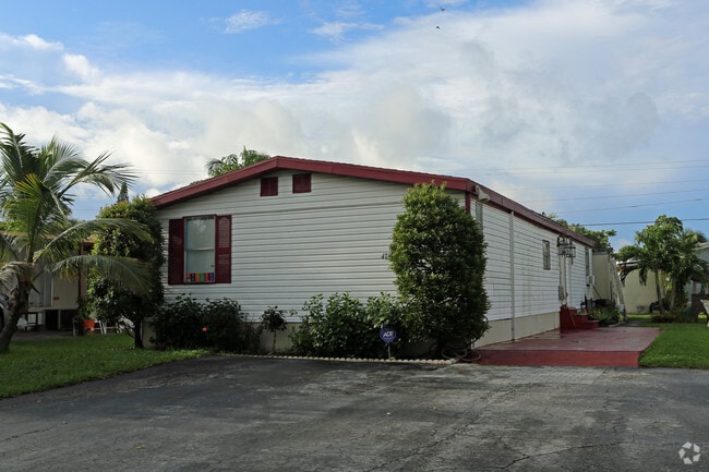 Building Photo - Holiday Ranch/Happy Landing MHP