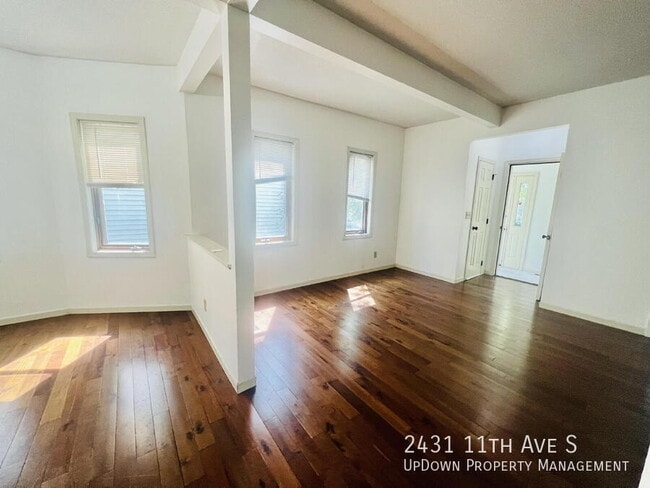 Building Photo - 2431 11th Ave S