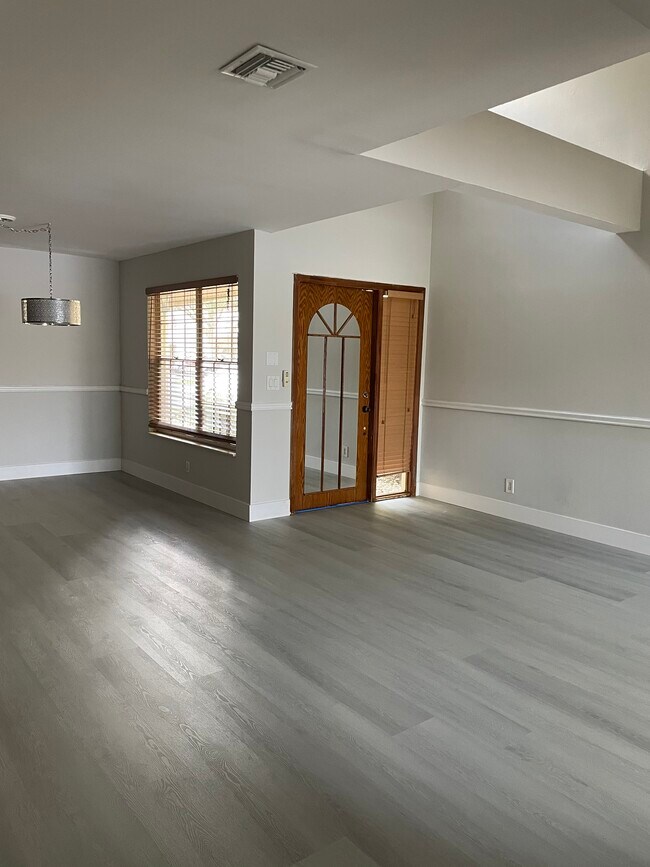 Building Photo - 5276 Buckhead Cir