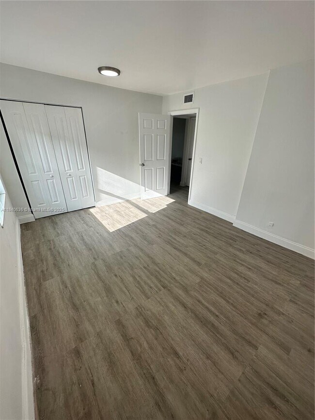 Building Photo - 2111 SW 14th Terrace