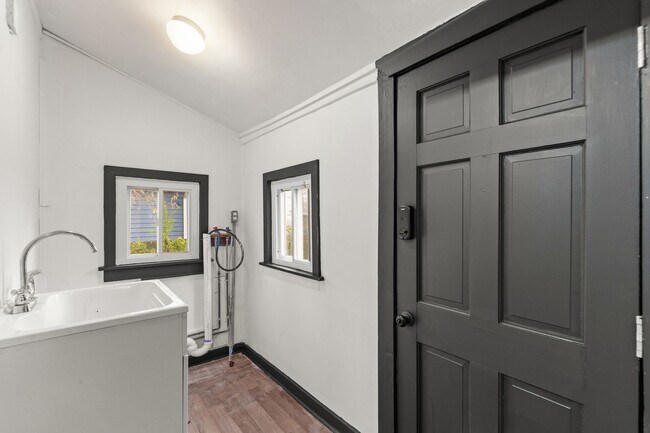 Building Photo - Beautiful Modern Home for Rent in Norfolk