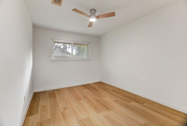 Building Photo - 3647 Marywood Dr