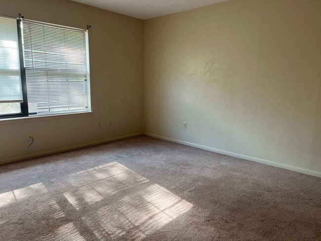 Building Photo - 2114 Melon St