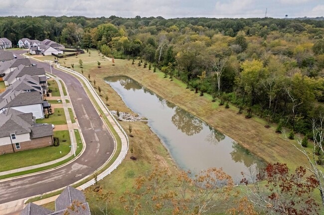 Building Photo - 531 Laurel Pk Dr