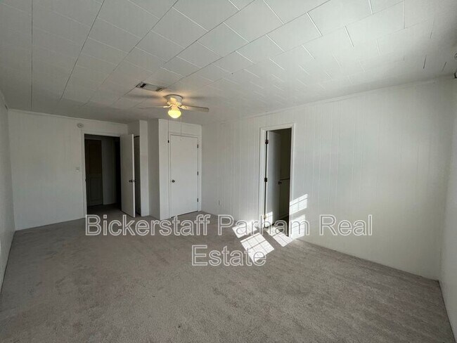 Building Photo - 1310 Stark Ave