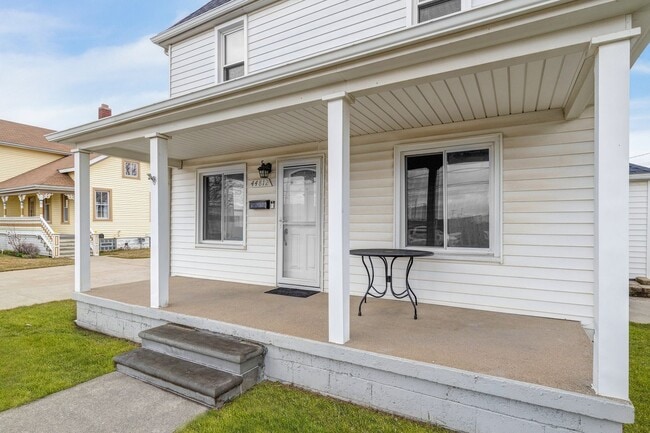 Building Photo - OPEN HOUSE SATURDAY 5/10 FROM 3:00 TO 4:00...