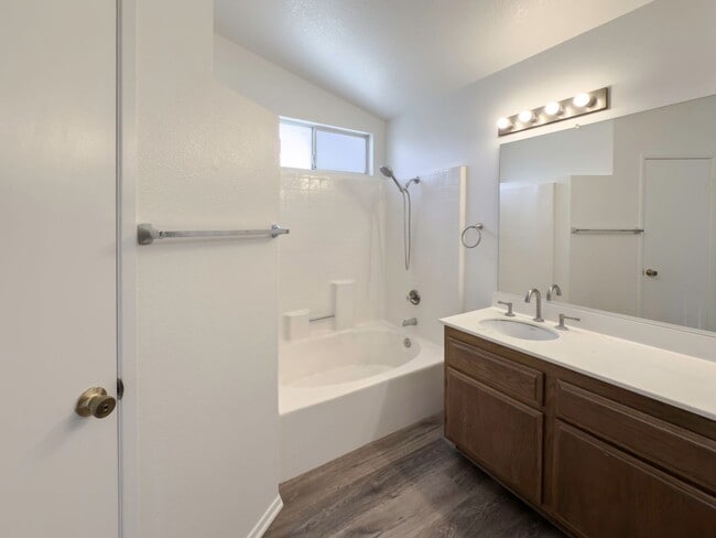 Building Photo - 2 Story, 3-Bedroom POOL + SOLAR Home in Wi...