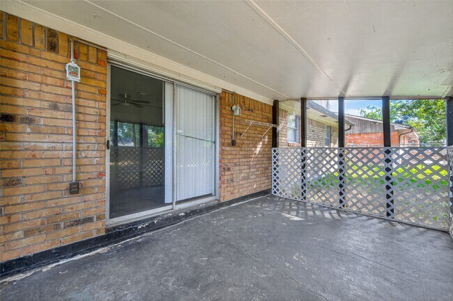 Building Photo - 108 Belvedere Dr