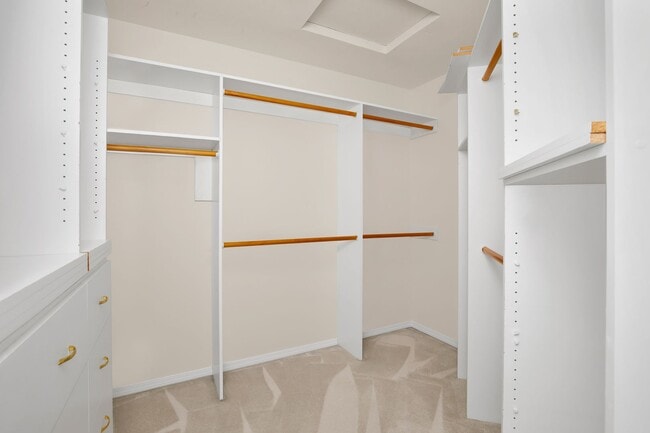 Building Photo - Light Filled 4 Bedroom 2.5 Bath Home in Sammamish