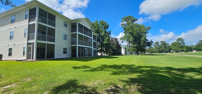 Building Photo - Beautiful 2 Bed / 2 Bath Furnished Condo A...