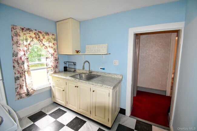 Building Photo - 376 Terryville Rd