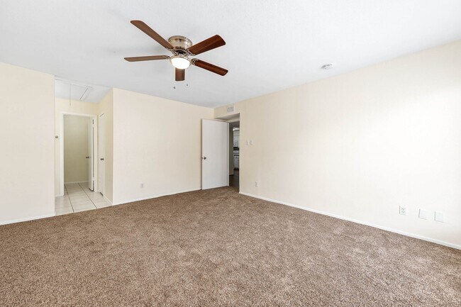 Building Photo - 14515 Wunderlich Dr