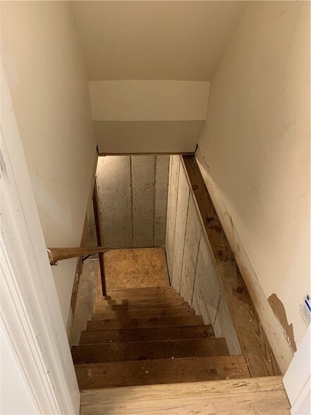 Building Photo - 200 Post Rd