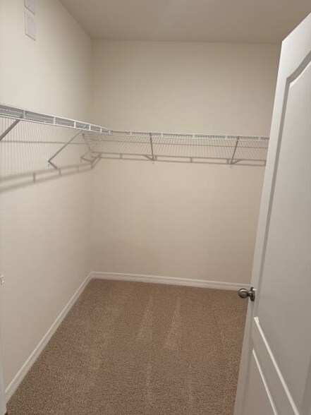 Building Photo - 1328 Lawndale Ct