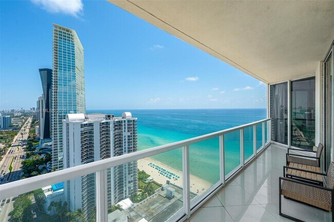 Building Photo - 16699 Collins Ave