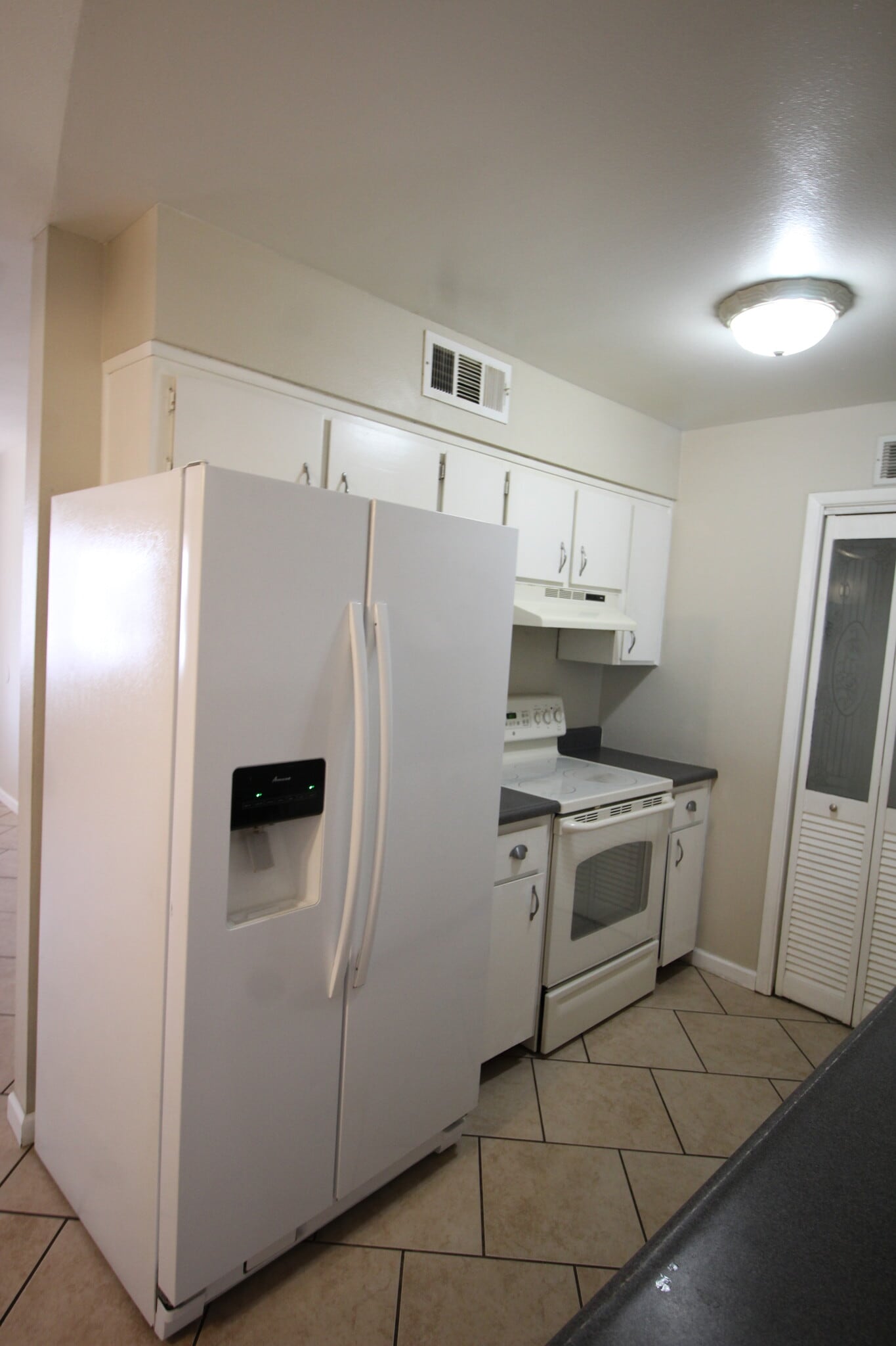 kitchen - 1130 W 9th St