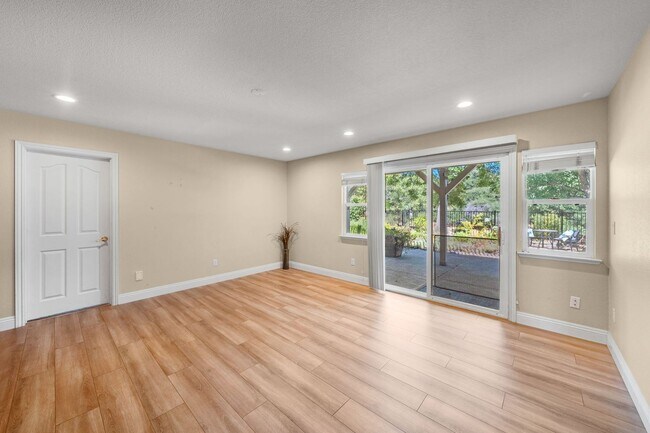 Building Photo - 4011 Prairie Falcon Dr
