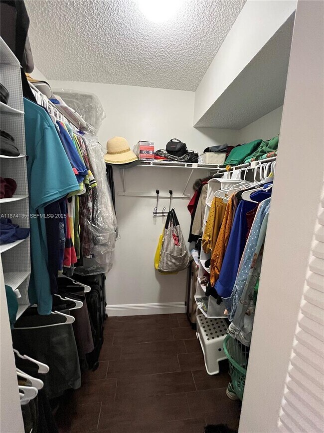 Building Photo - 1258 S Military Trail