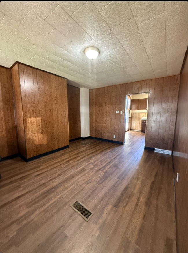 Building Photo - Charleroi, PA-2 Bedroom, 1 Bath