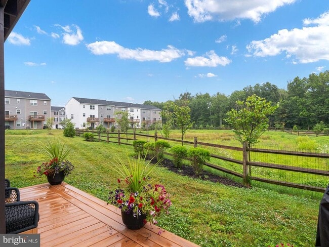 Building Photo - 131 Edgewater Ct