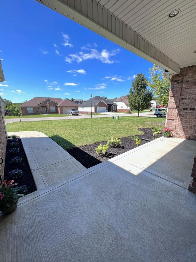Building Photo - 212 Lakeside Dr