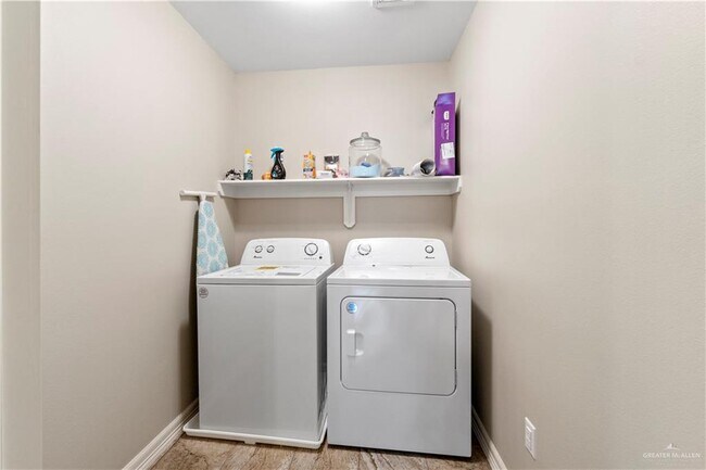 Building Photo - 2414 Rocky Mountain Ave