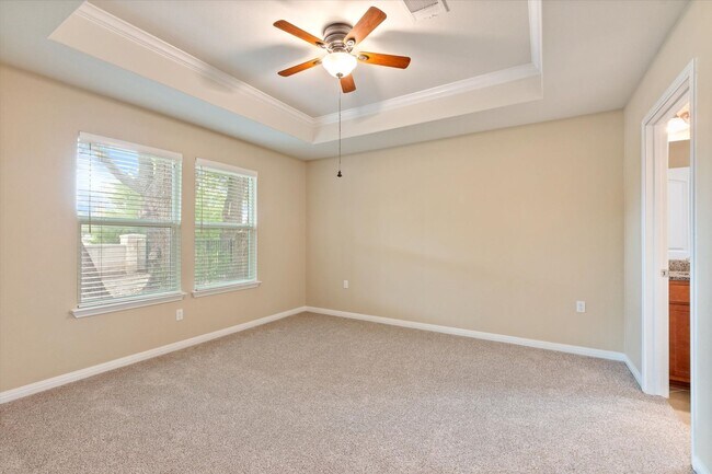 Building Photo - 510 Holiday Creek Ln