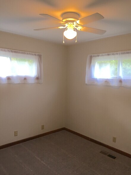 Building Photo - 19450 Royalton Rd