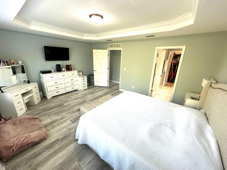 Building Photo - 7041 Beauhaven Ct