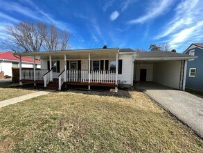 Building Photo - Cute Rental House in Shelbyville