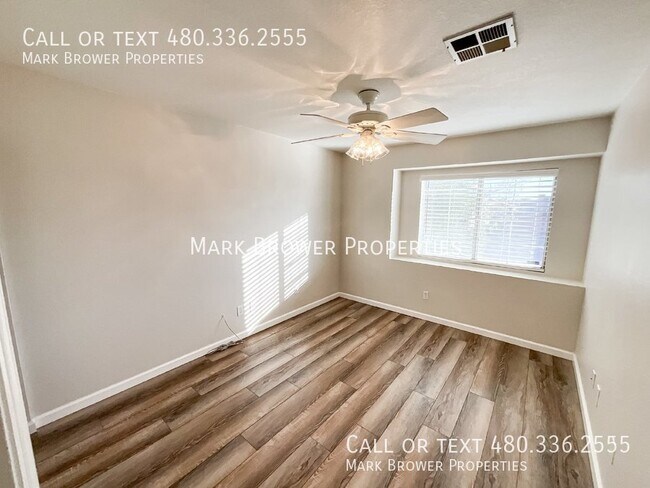 Building Photo - 4102 E Woodland Dr