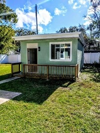 Building Photo - Studio Bungalow in Daytona Beach