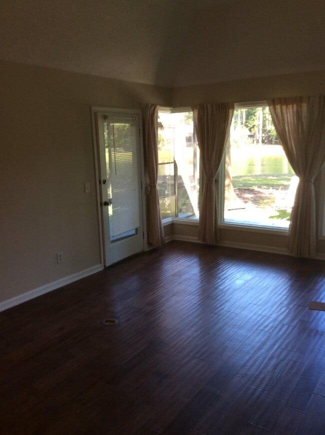 Building Photo - Hilton Head Plantation Ranch Style Home With Lagoon View!