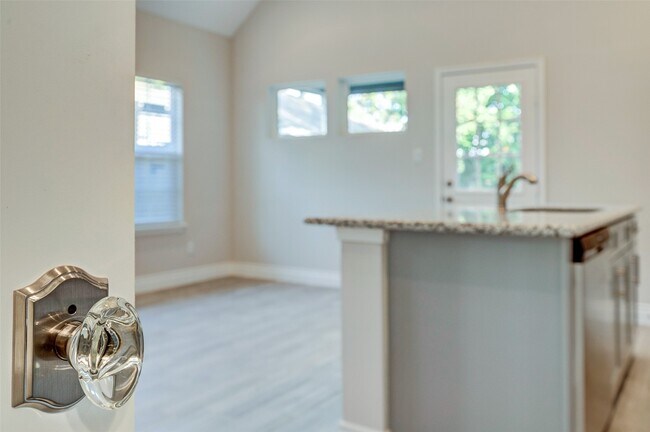 Building Photo - 1213 Armstead St