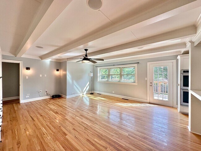 Building Photo - Spacious 4 Bedroom in the Heart of Tyler! Available Now!