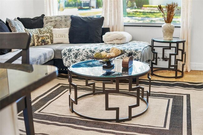 Building Photo - 1850 W Lake Brantley Rd