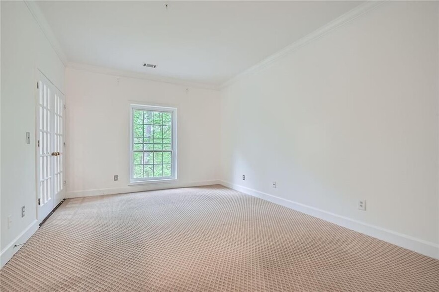 Building Photo - 28311 Plantation Dr NE