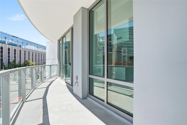 Building Photo - 400 Central Ave