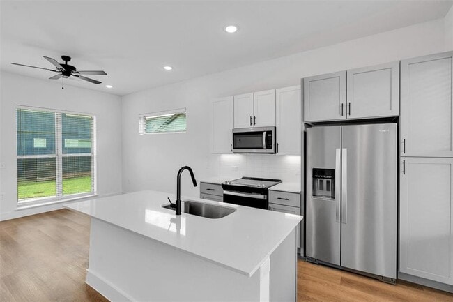 Building Photo - 1408 Forward Dr