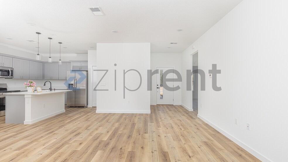 Building Photo - 7104 N Maltese Dr