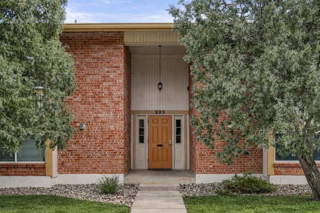Building Photo - 995 Holli Springs Ln