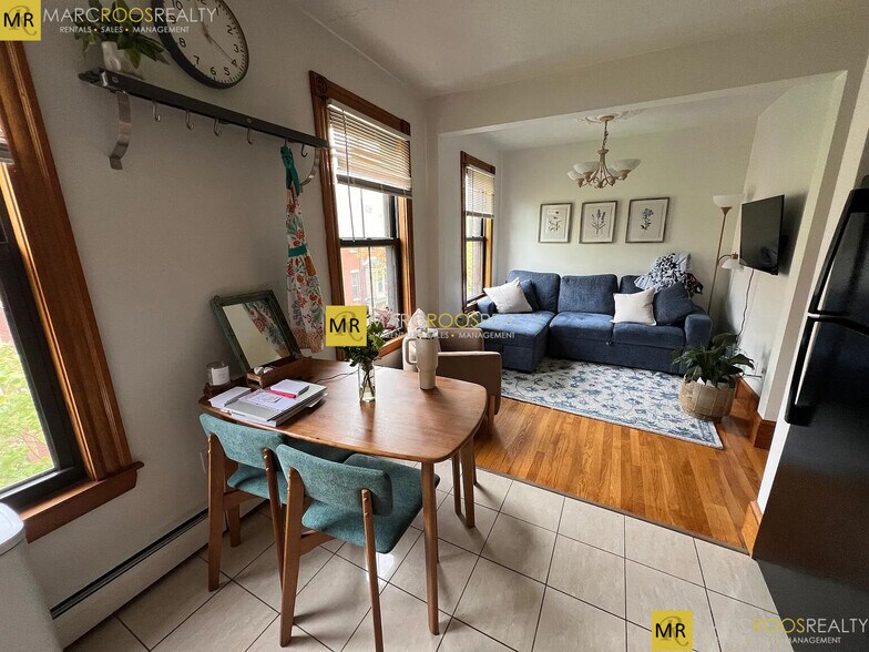 Primary Photo - 22 Hanson St