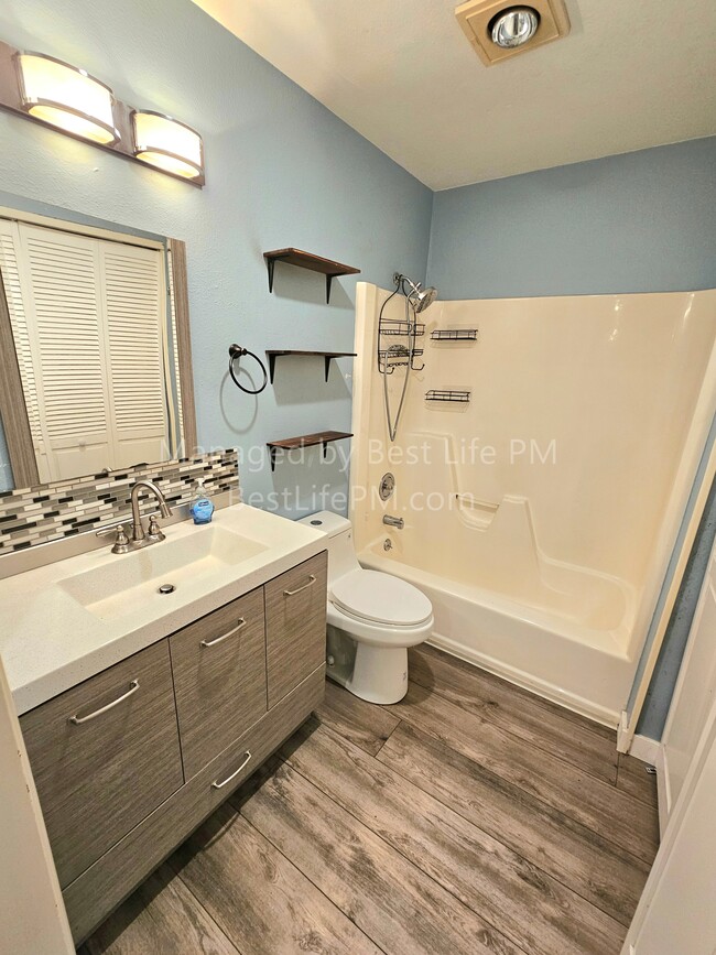 Building Photo - 603 SE 148th Ave