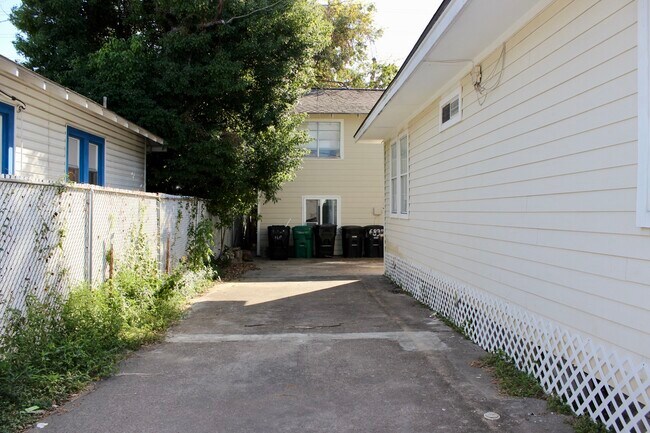 Building Photo - 6832 UNIT C