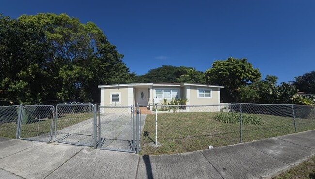 Building Photo - 1085 NW 133rd St