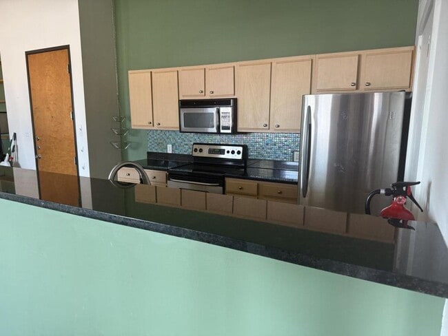 Building Photo - 2502 Live Oak St