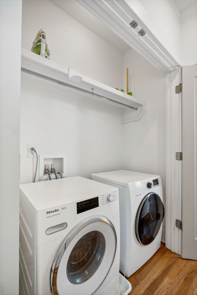 Building Photo - Germantown Gem just 1 mile from Downtown N...