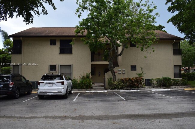 Building Photo - 4459 Carambola Cir S