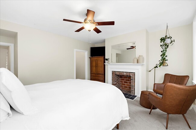 Building Photo - 656 Washington Blvd