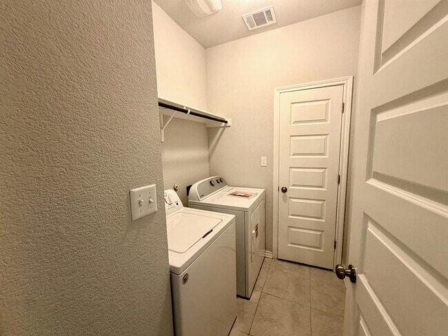 Building Photo - 312 Ancellotta Wy